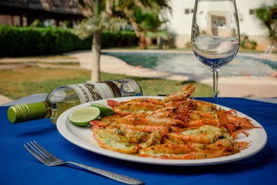 Camarones al Vino Blanco 12 piezas